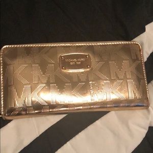 Michael Kors rose gold wallet